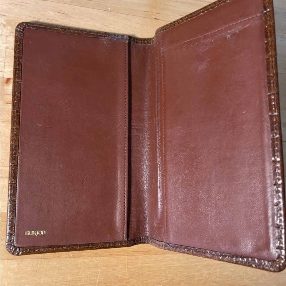 Buxton Vintage Croc Embossed Leather Passport Wallet Travel Organizer